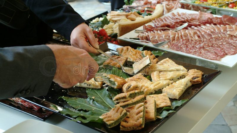 县城开休闲食品加盟店，费用构成解析**