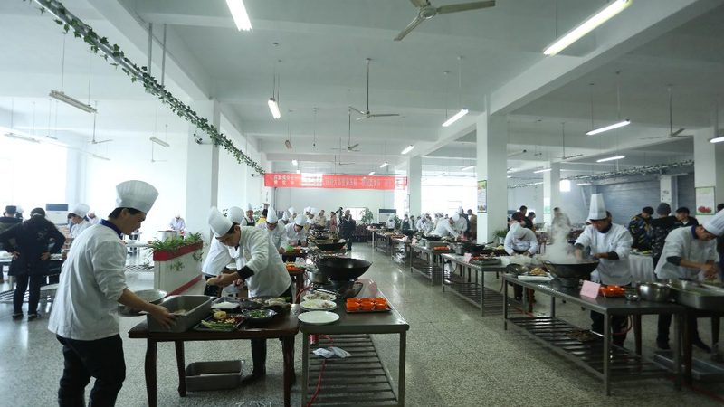 选择餐饮加盟项目时，品牌实力是关键因素之一。以下是一些考察品牌实力的要点：